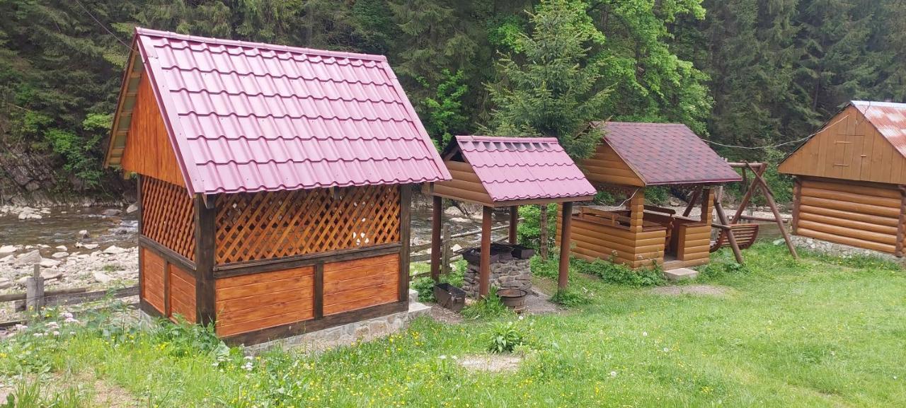 Hotel Крайня Хата Synevyrsʼka Polyana Exterior foto